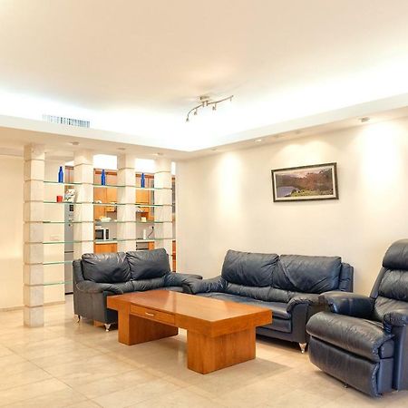 Apartment In Amdar Residence 엘라트 외부 사진