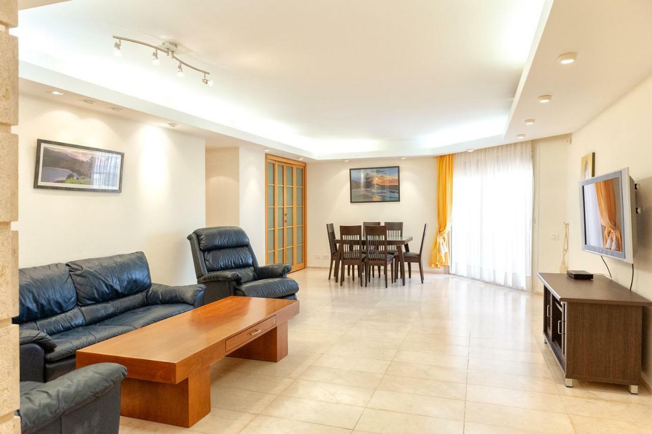 Apartment In Amdar Residence 엘라트 외부 사진